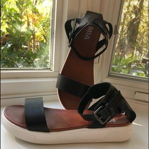 Platform sandals